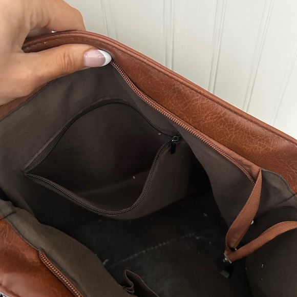 Chic Saddle Brown Faux Leather Slouchy Shoulder Bag Adjustable - Picture 8 of 13